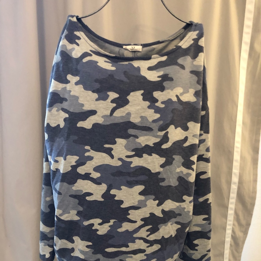 Amelia James blue camo top